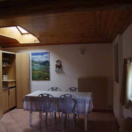 Agritur Fior di Melo Apartment Nanno Bagian luar foto