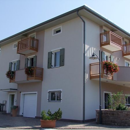 Agritur Fior di Melo Apartment Nanno Bagian luar foto