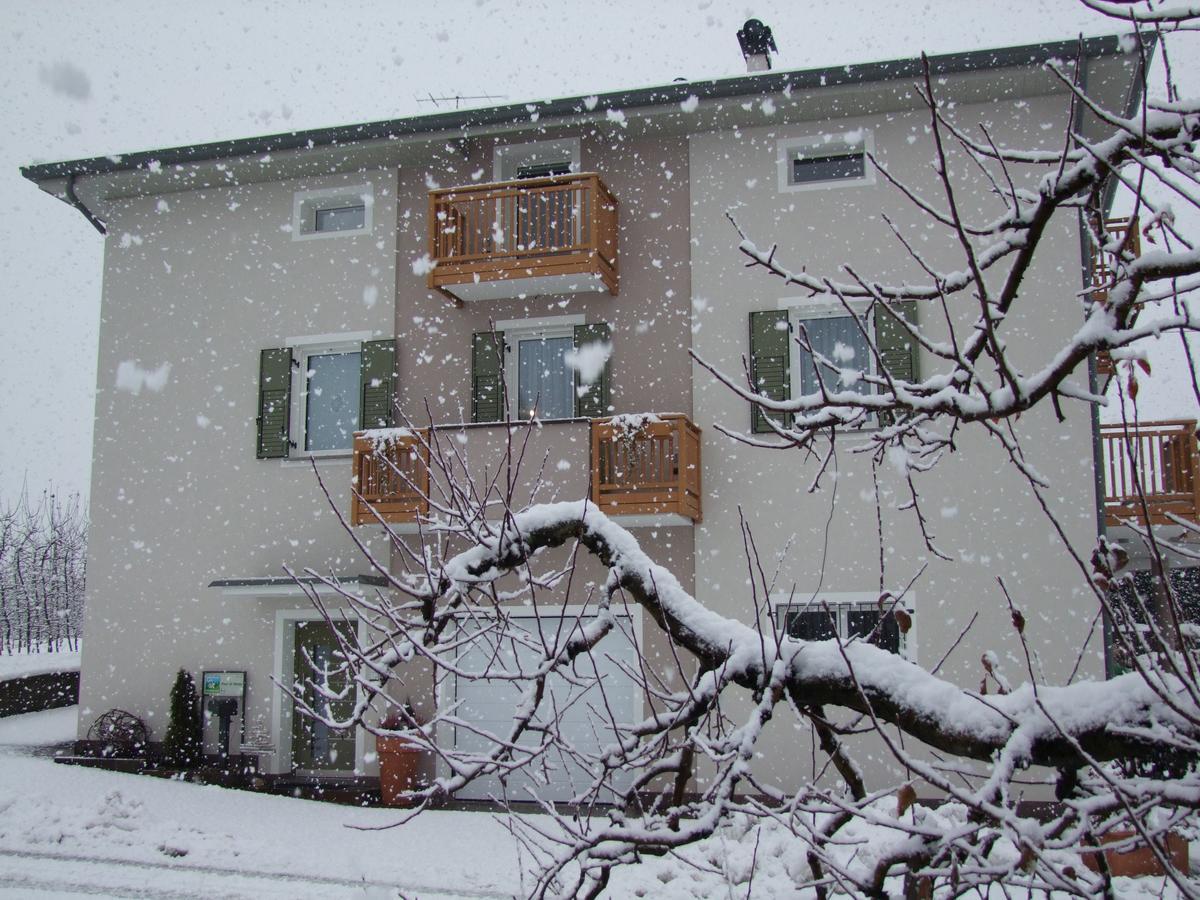 Agritur Fior di Melo Apartment Nanno Bagian luar foto
